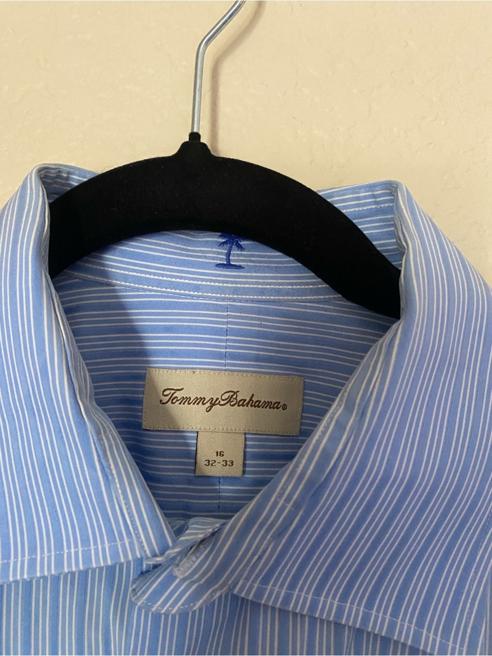 Tommy Bahama Light Blue and White Striped Dress shirt 16 32/33